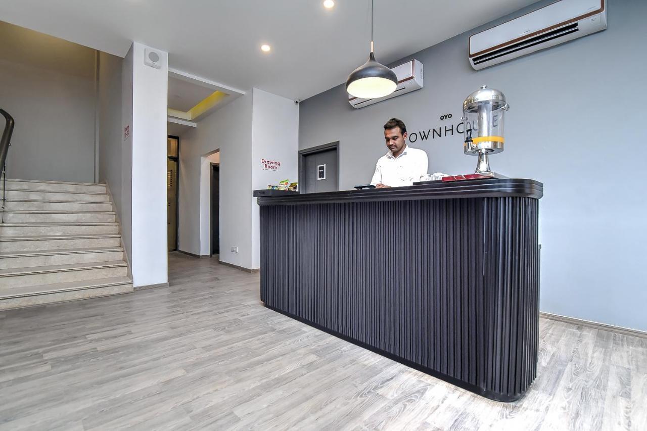 Oyo Townhouse 044 Sector 14 Gurugram Hotel Gurgaon Exterior photo
