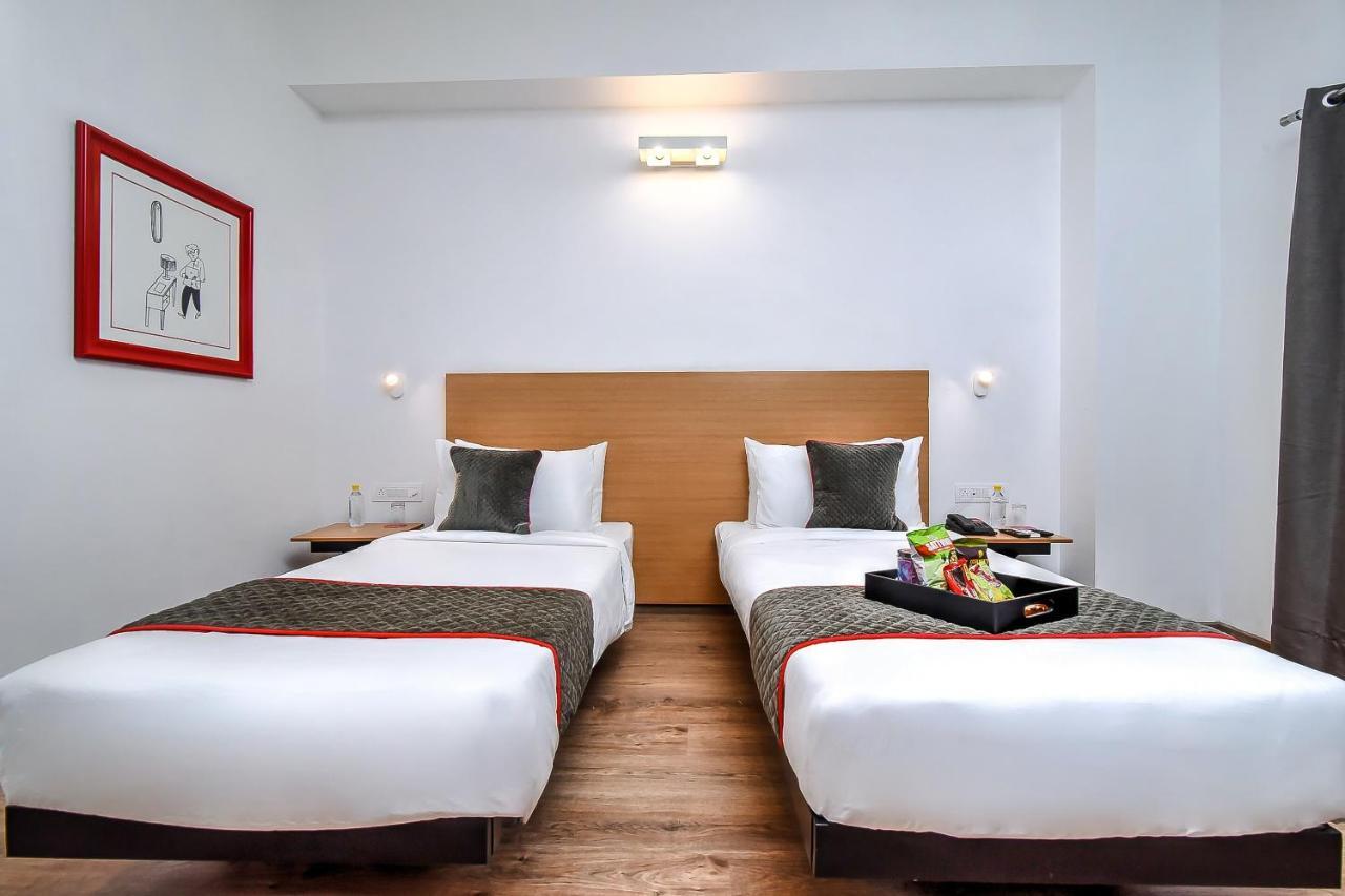 Oyo Townhouse 044 Sector 14 Gurugram Hotel Gurgaon Exterior photo