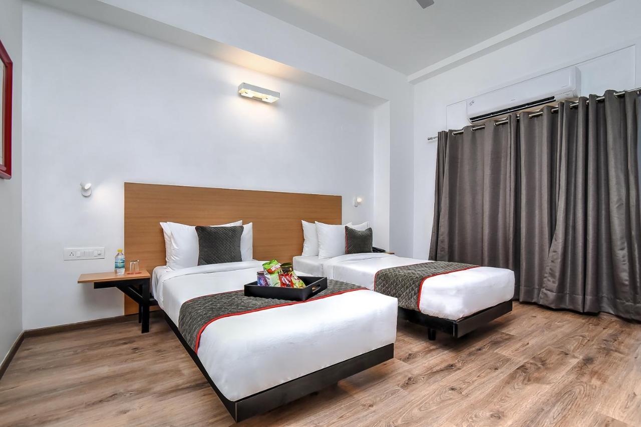 Oyo Townhouse 044 Sector 14 Gurugram Hotel Gurgaon Exterior photo