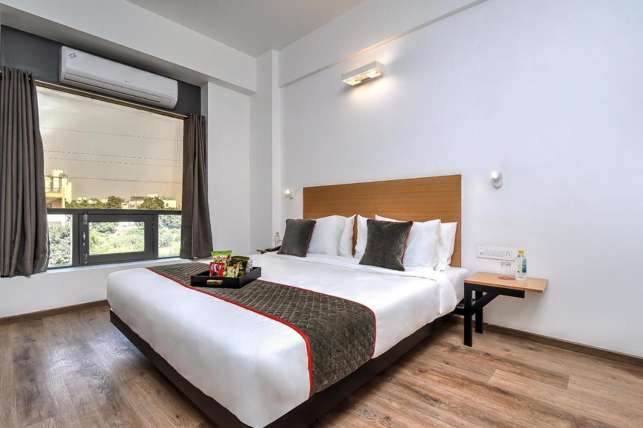 Oyo Townhouse 044 Sector 14 Gurugram Hotel Gurgaon Exterior photo